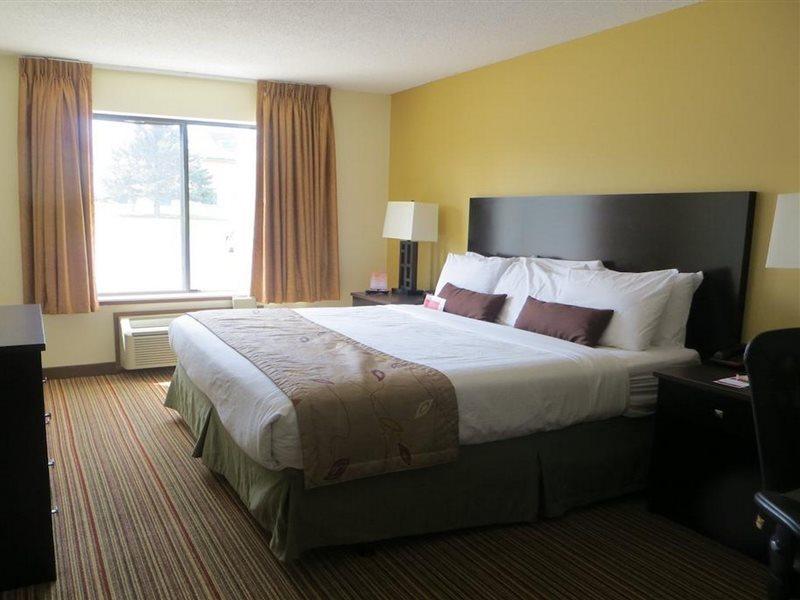 Готель Ramada By Wyndham Wisconsin Dells I-90 Екстер'єр фото