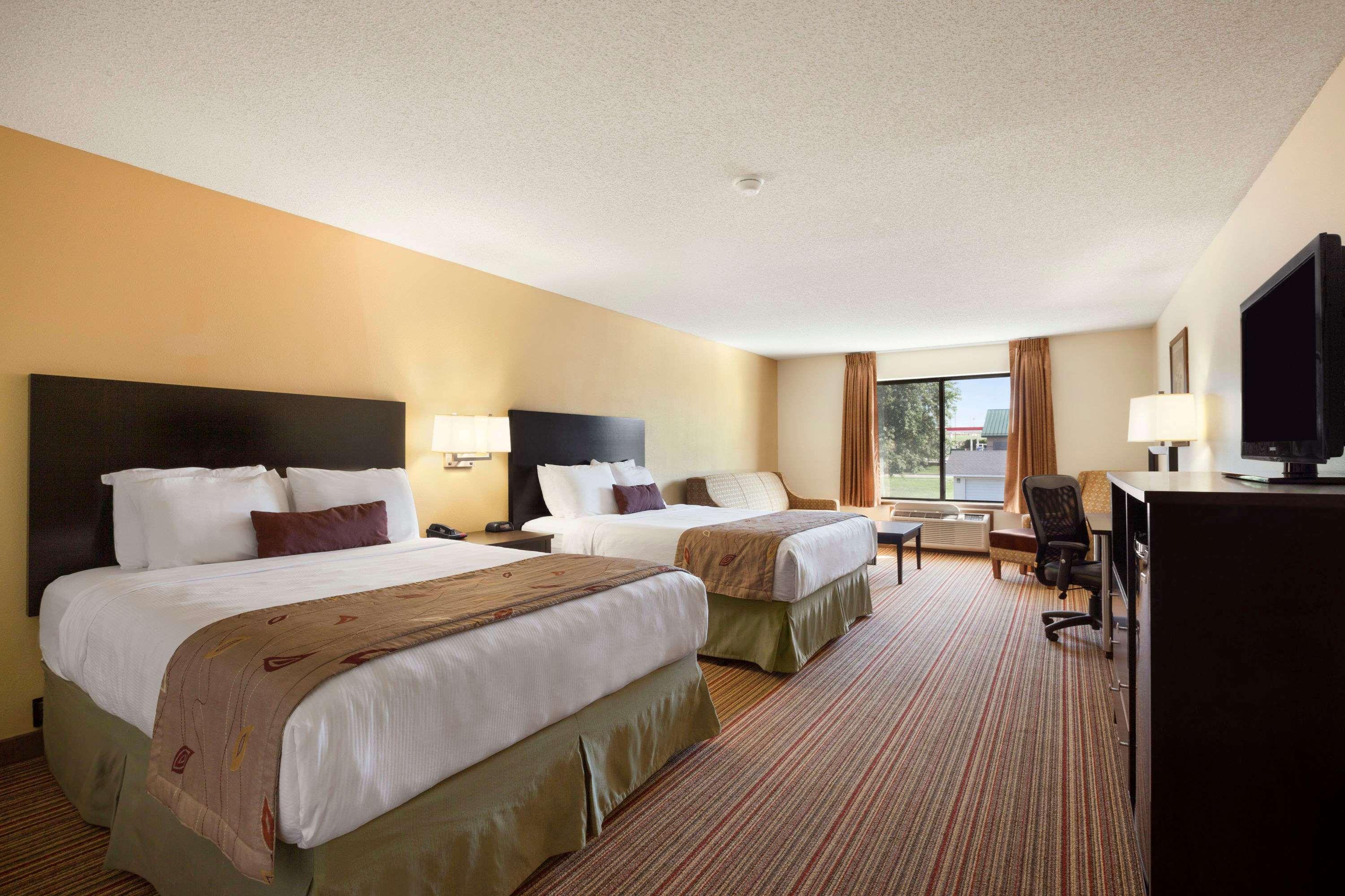 Готель Ramada By Wyndham Wisconsin Dells I-90 Екстер'єр фото