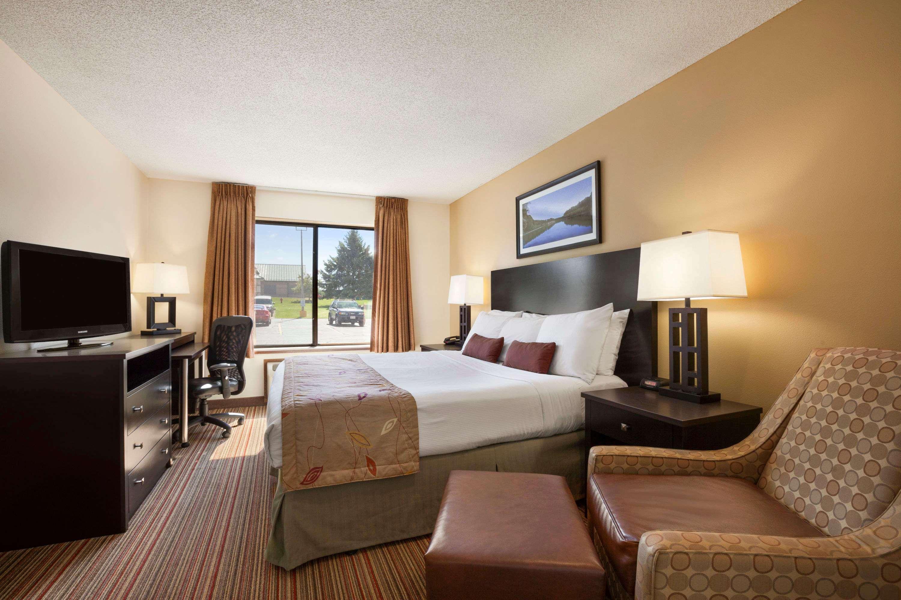 Готель Ramada By Wyndham Wisconsin Dells I-90 Екстер'єр фото