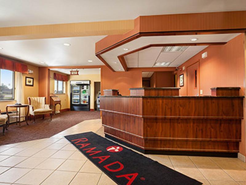 Готель Ramada By Wyndham Wisconsin Dells I-90 Екстер'єр фото