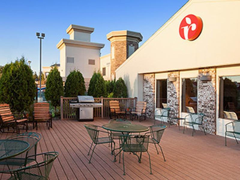 Готель Ramada By Wyndham Wisconsin Dells I-90 Екстер'єр фото