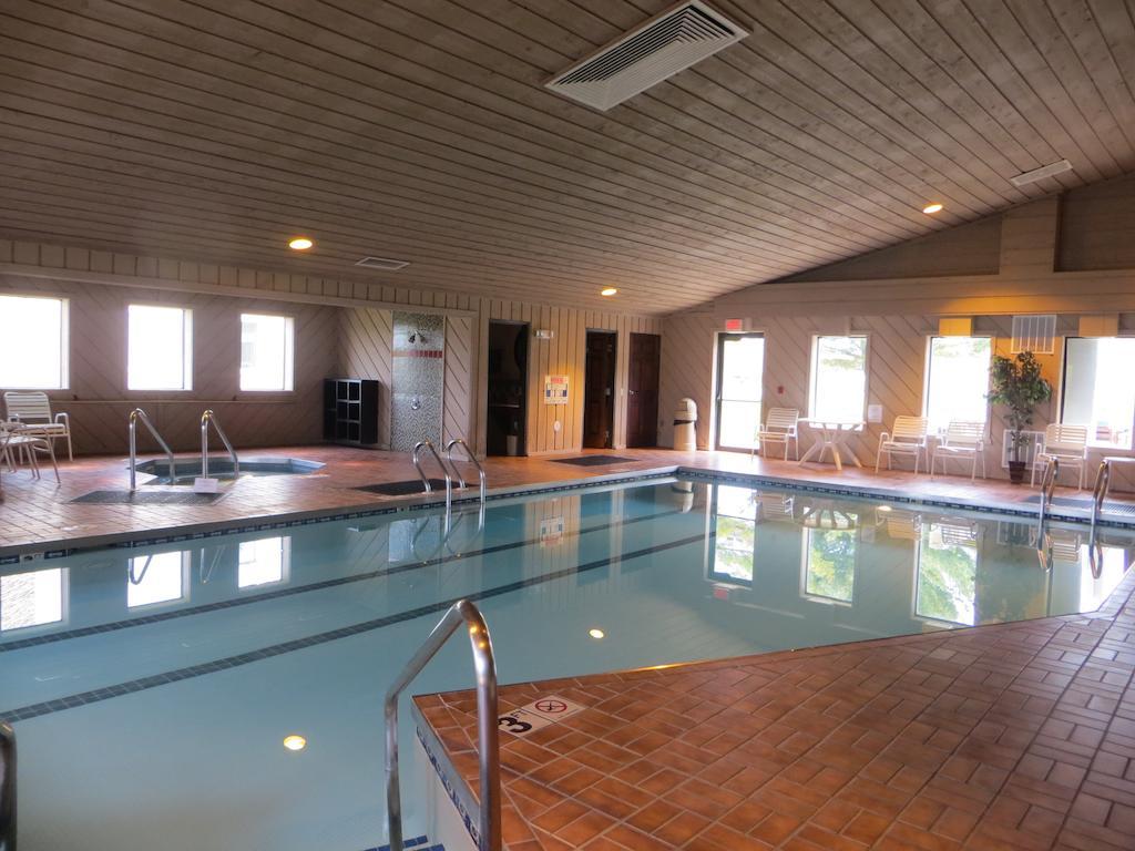 Готель Ramada By Wyndham Wisconsin Dells I-90 Екстер'єр фото
