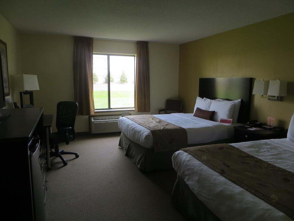 Готель Ramada By Wyndham Wisconsin Dells I-90 Екстер'єр фото
