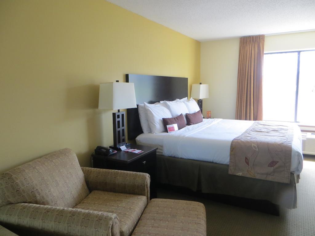Готель Ramada By Wyndham Wisconsin Dells I-90 Екстер'єр фото