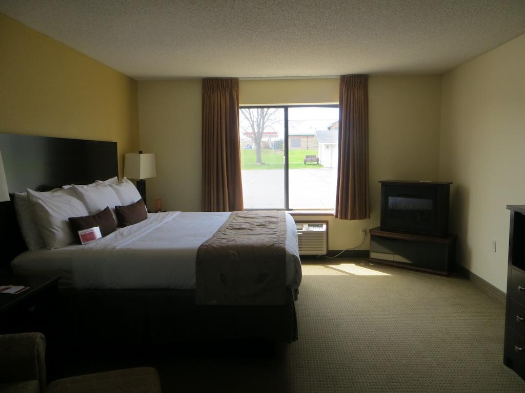 Готель Ramada By Wyndham Wisconsin Dells I-90 Екстер'єр фото