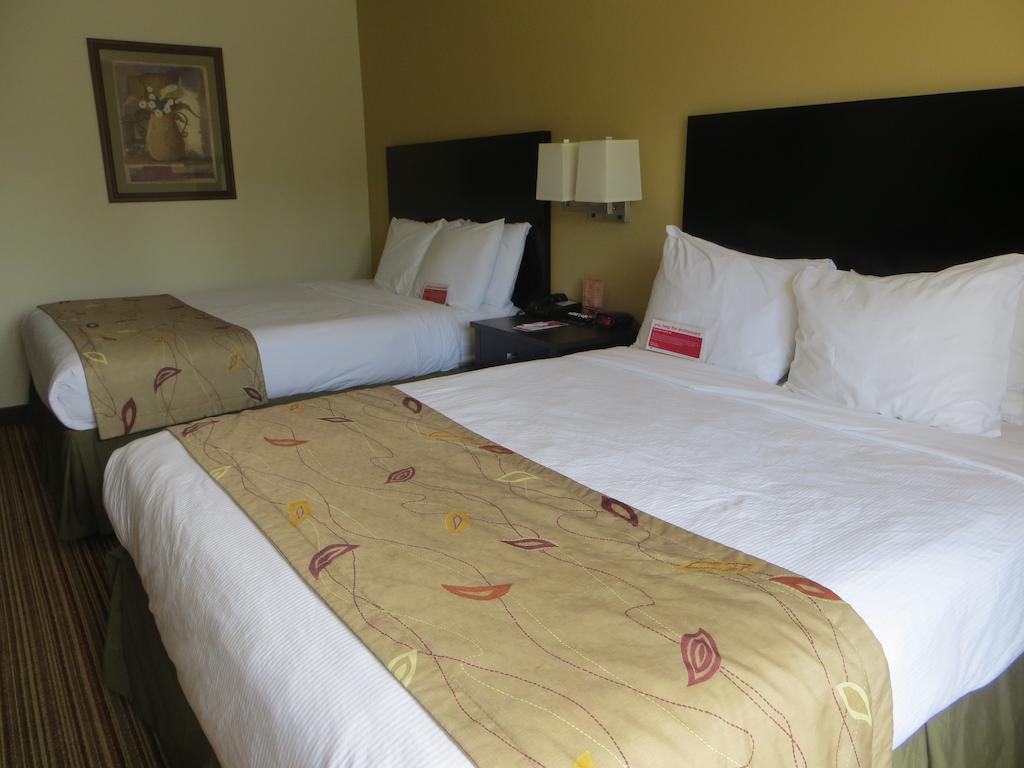 Готель Ramada By Wyndham Wisconsin Dells I-90 Екстер'єр фото