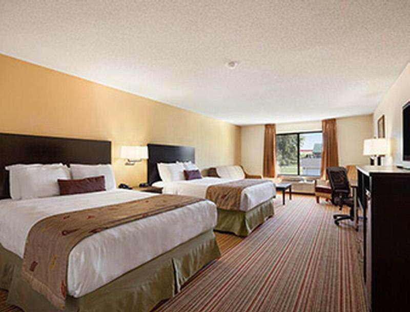 Готель Ramada By Wyndham Wisconsin Dells I-90 Екстер'єр фото